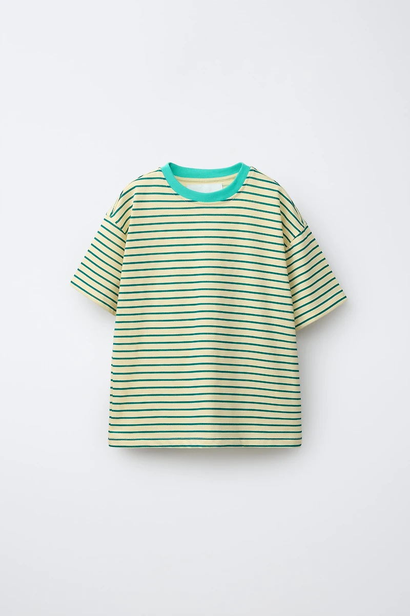 T-SHIRT À RAYURES EN CONTRASTE