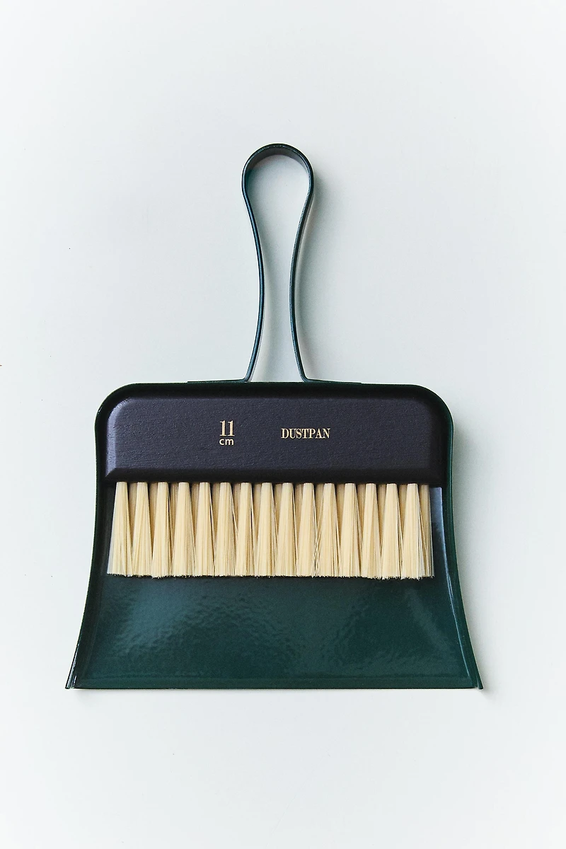 BRUSH AND DUSTPAN SET