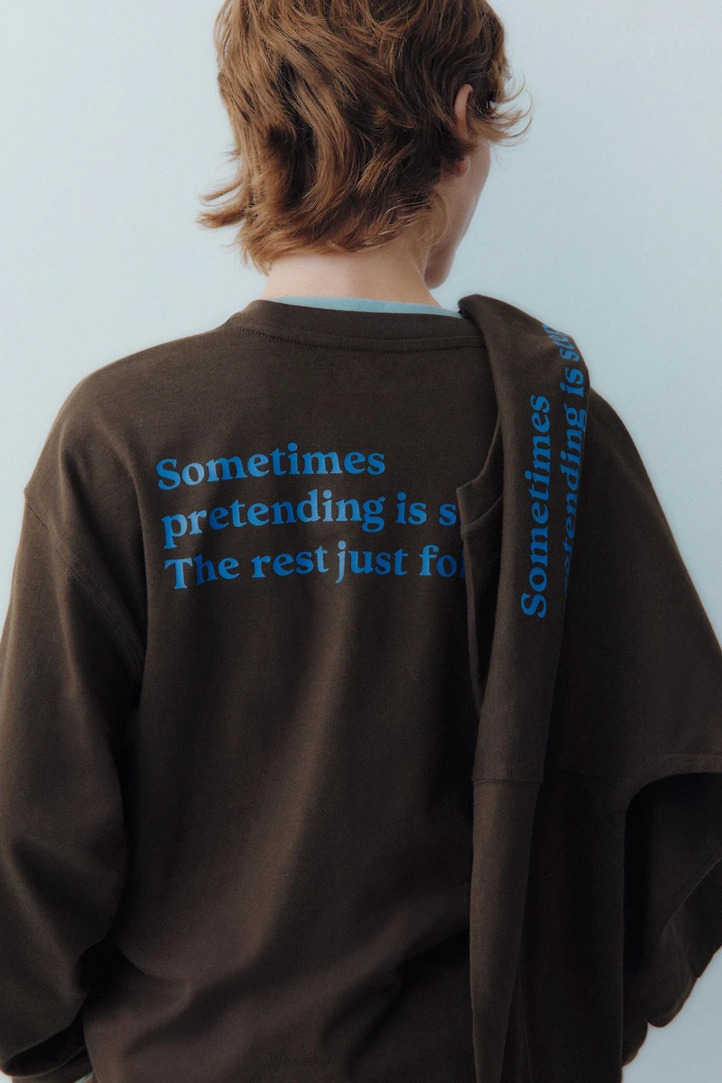 CONTRASTING TEXT PRINT T-SHIRT