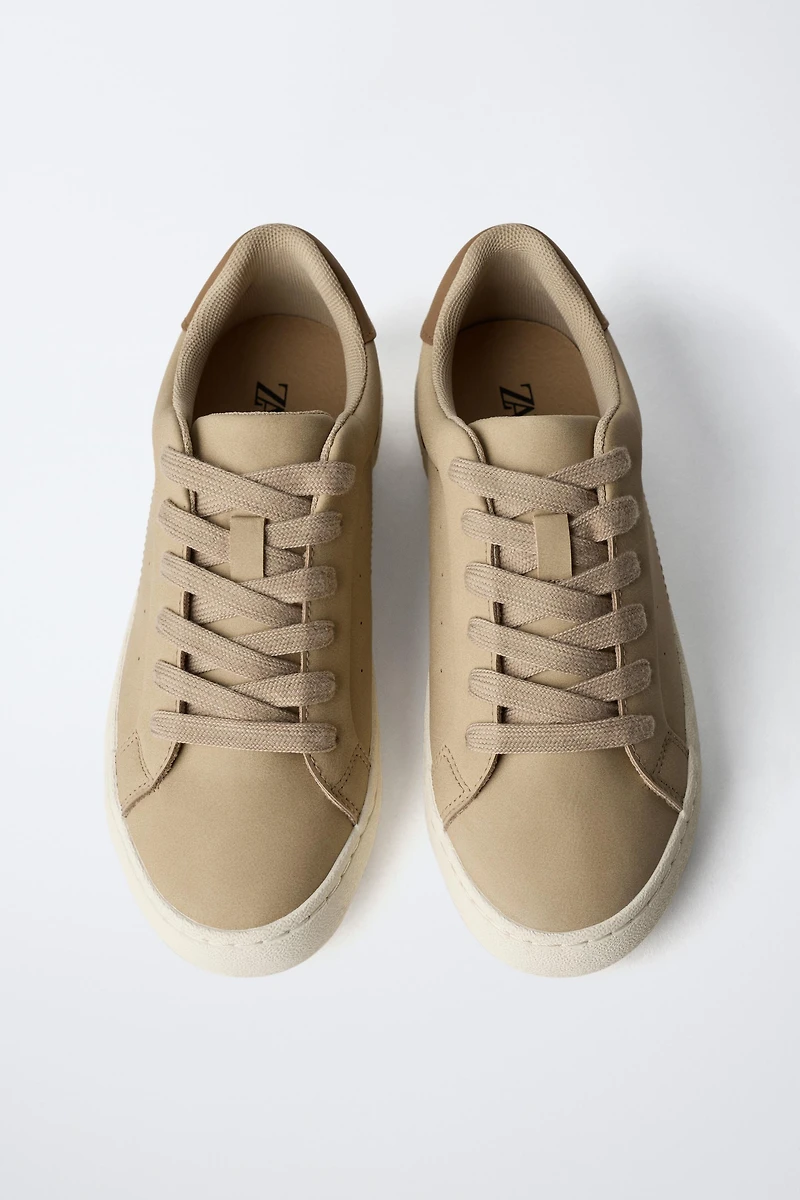 MINIMAL SNEAKERS