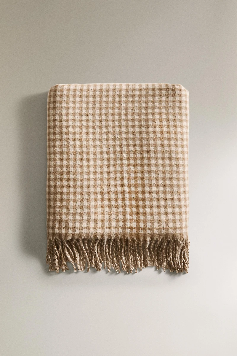 CHECK BLANKET WITH FRINGING