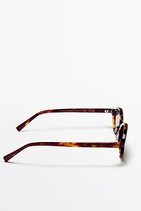 Oval sunglasses