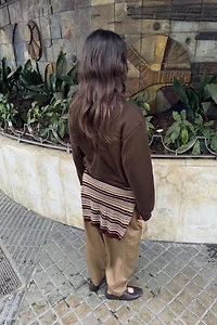 SWEAT LACETS EN RELIEF