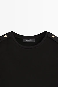 Drop sleeve T-shirt with button details