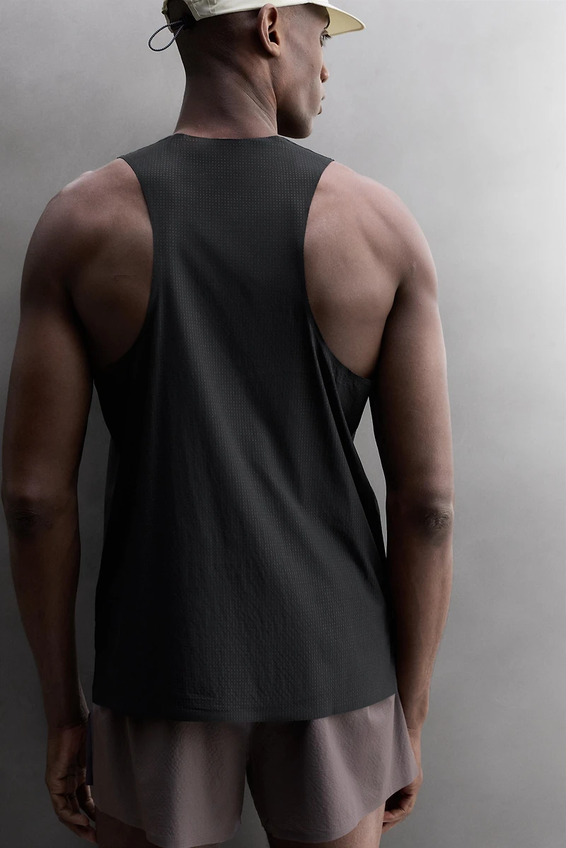 LIGHTWEIGHT RUNNING TANK TOP
