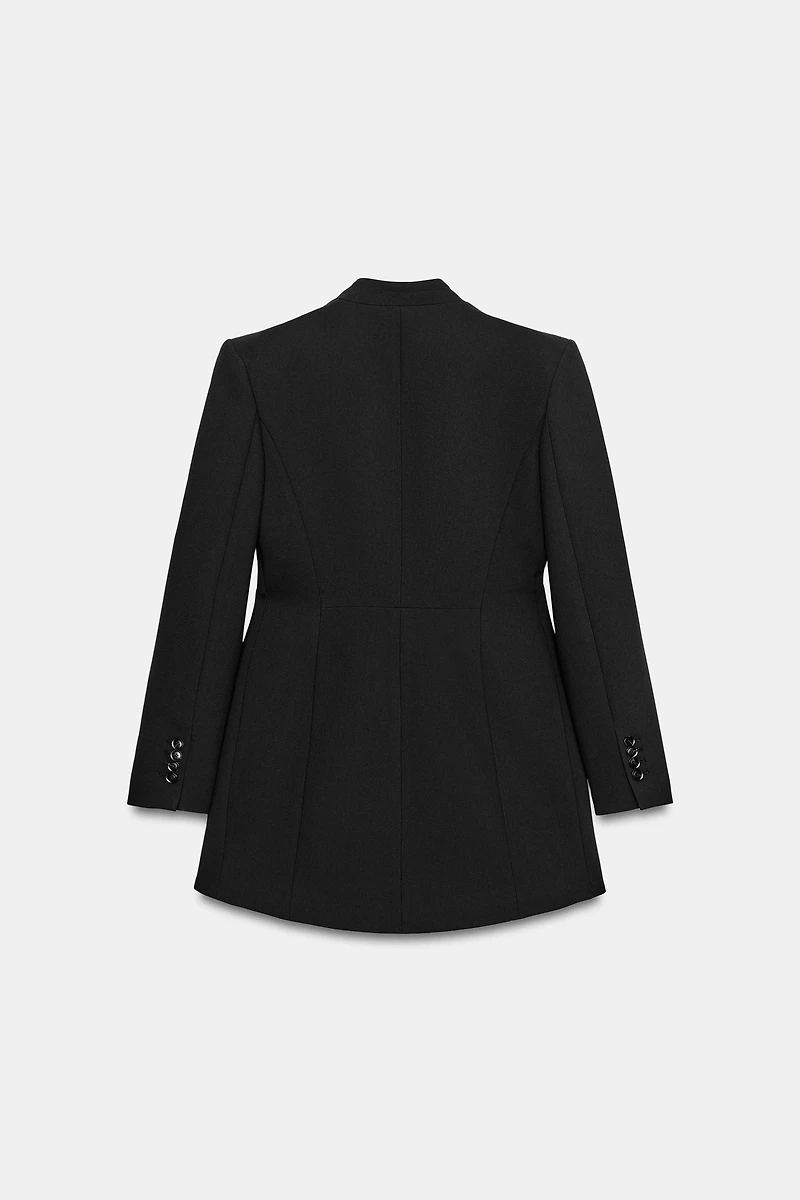 BLAZER AJUSTÉE ASYMÉTRIQUE À ÉPAULETTES