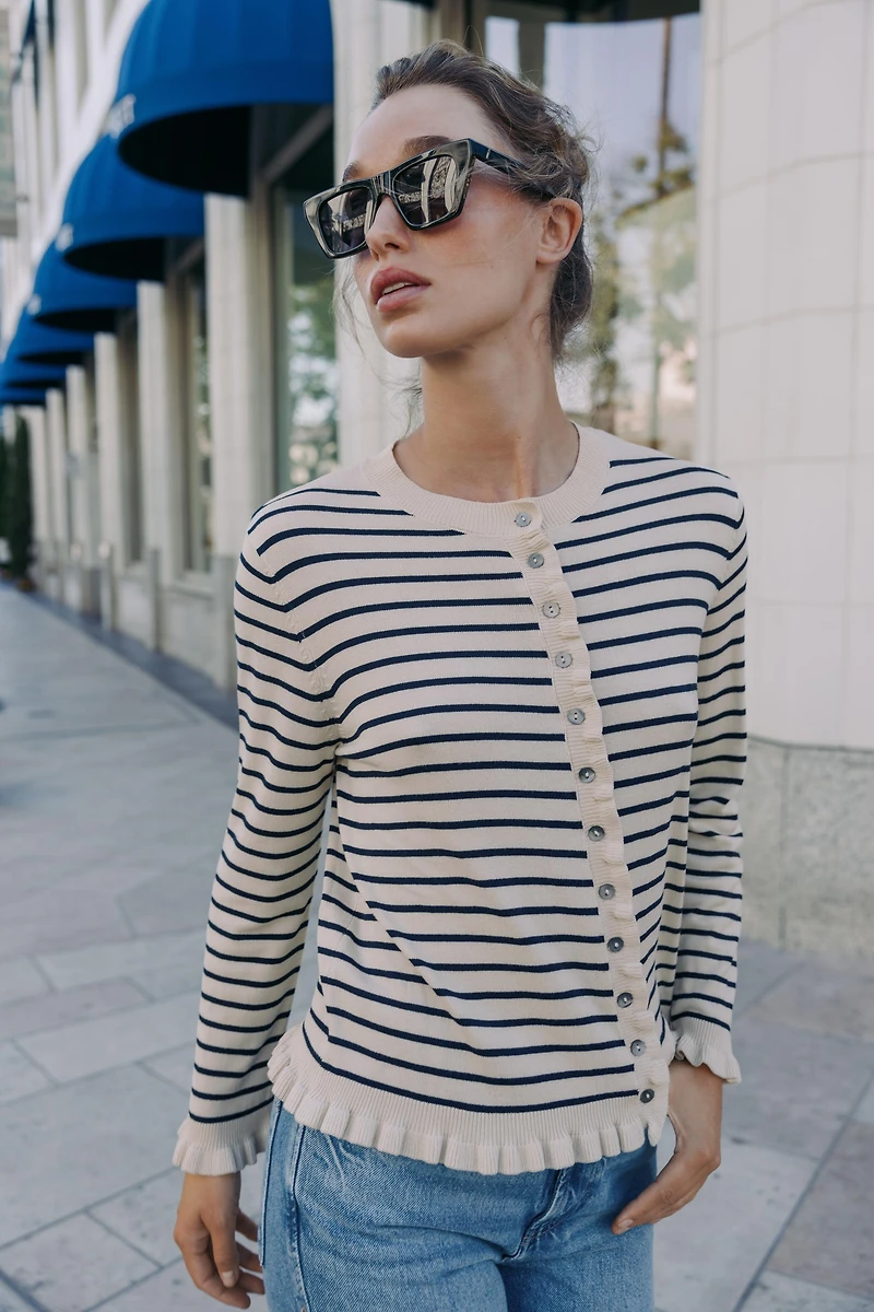 RUFFLED KNIT CARDIGAN