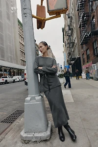 SOFT TOUCH PLAIN KNIT MIDI SKIRT