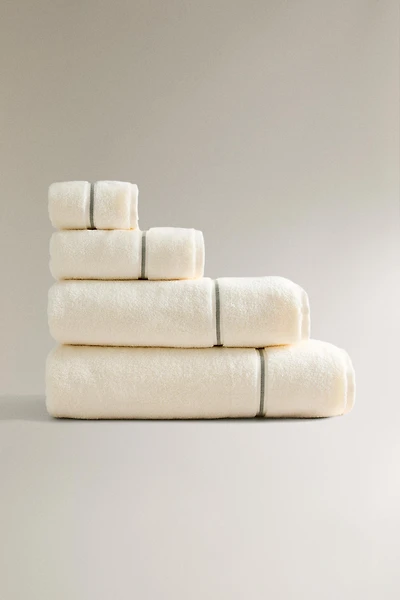 SERVIETTE DE BAIN FESTON BROD