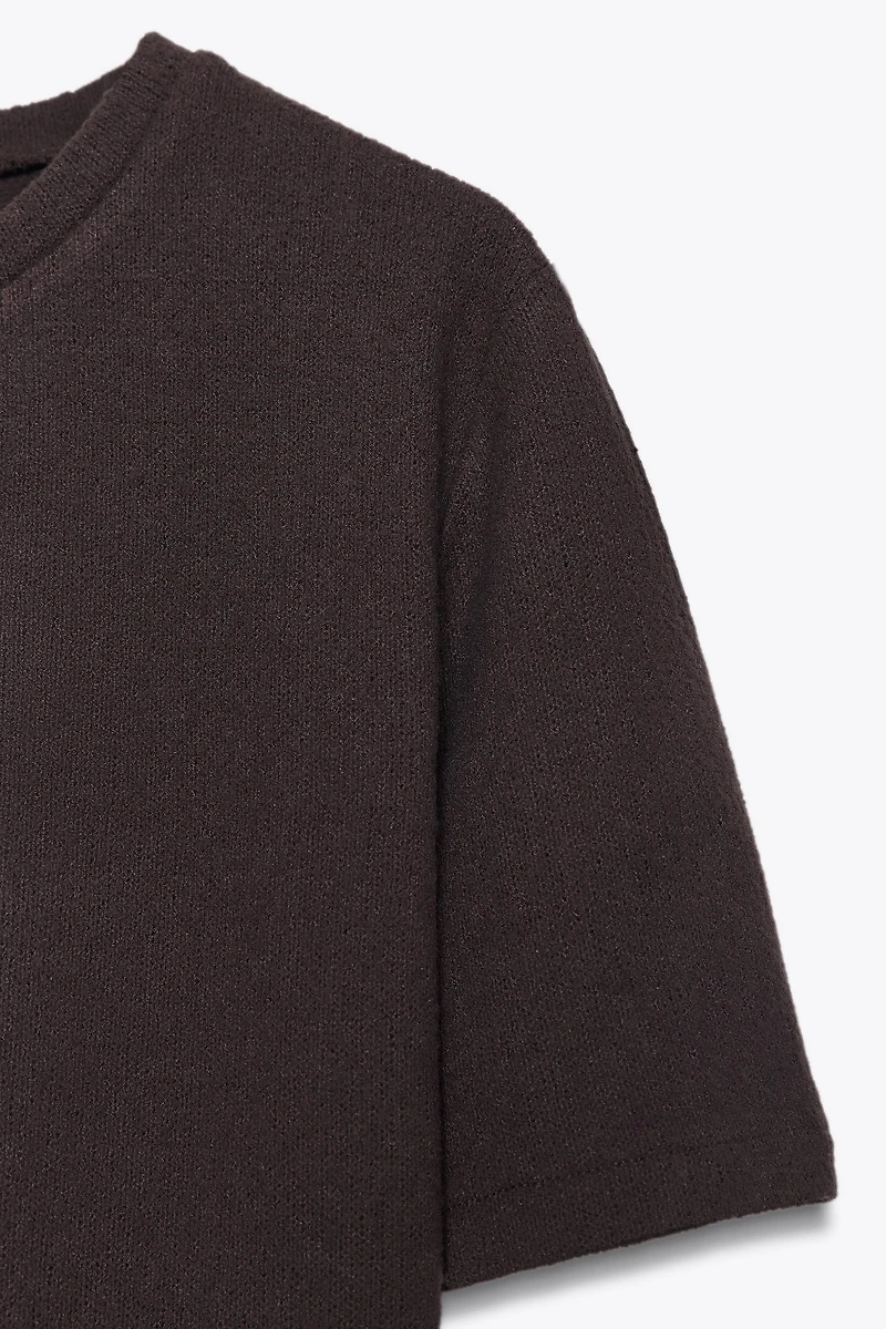 CUT-OUT KNIT TOP