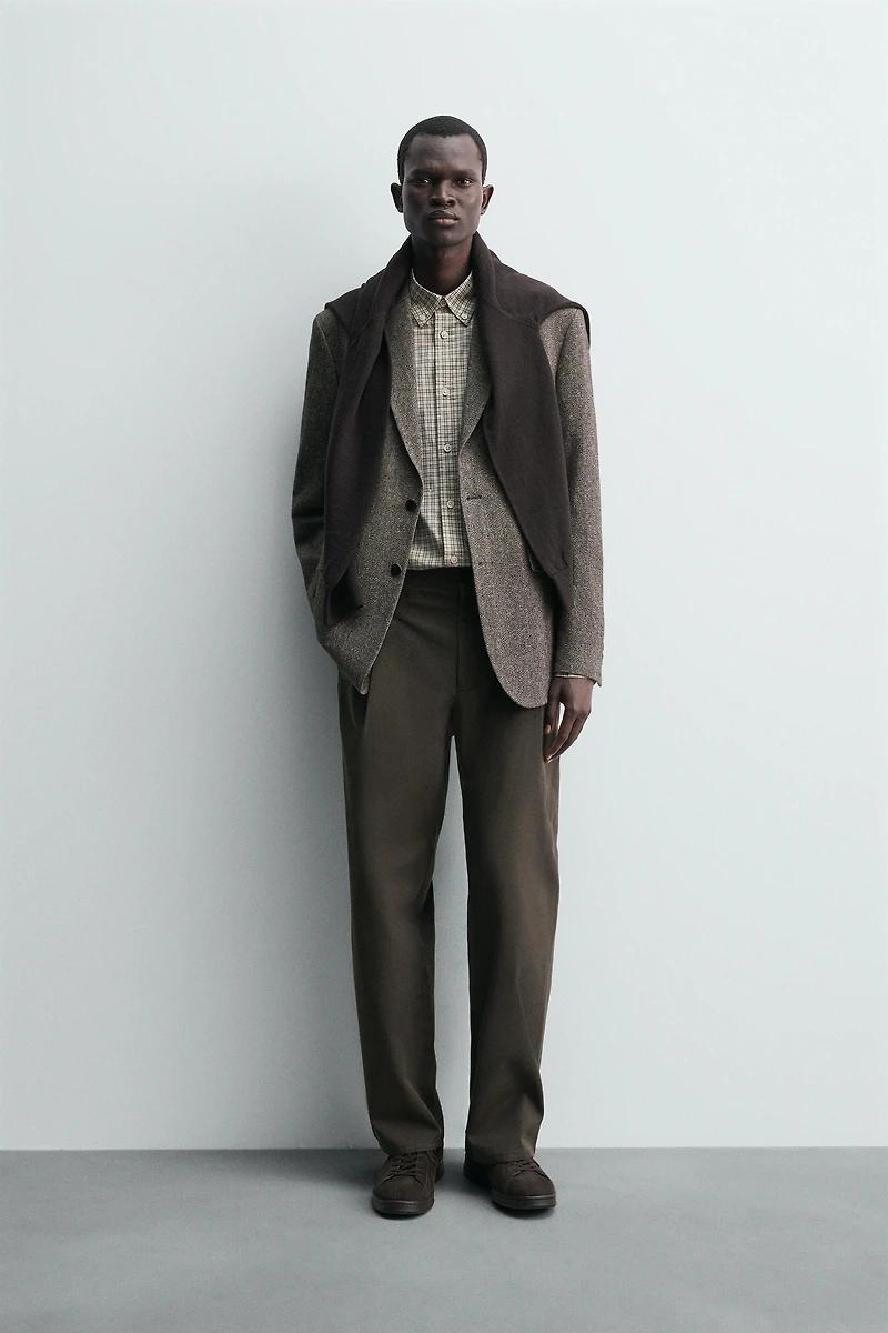 REGULAR FIT TEXTURED BLAZER