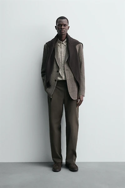 REGULAR FIT TEXTURED BLAZER