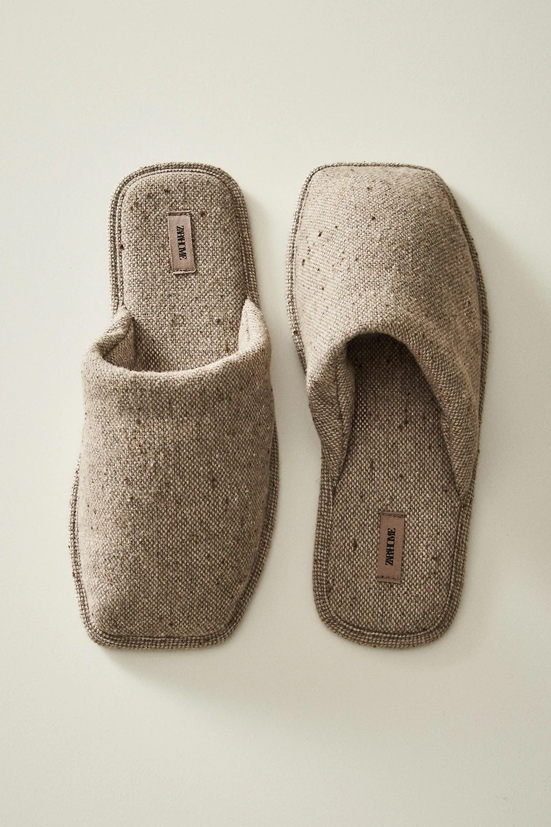 WARM FABRIC SLIPPERS