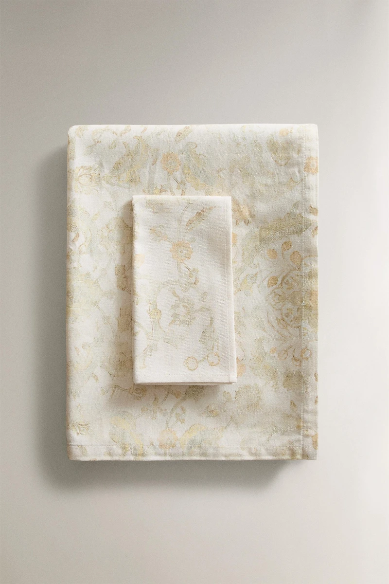 DAMASK PRINT TABLECLOTH