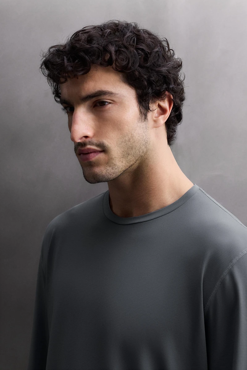 BASIC LONG SLEEVE TECHNICAL T-SHIRT