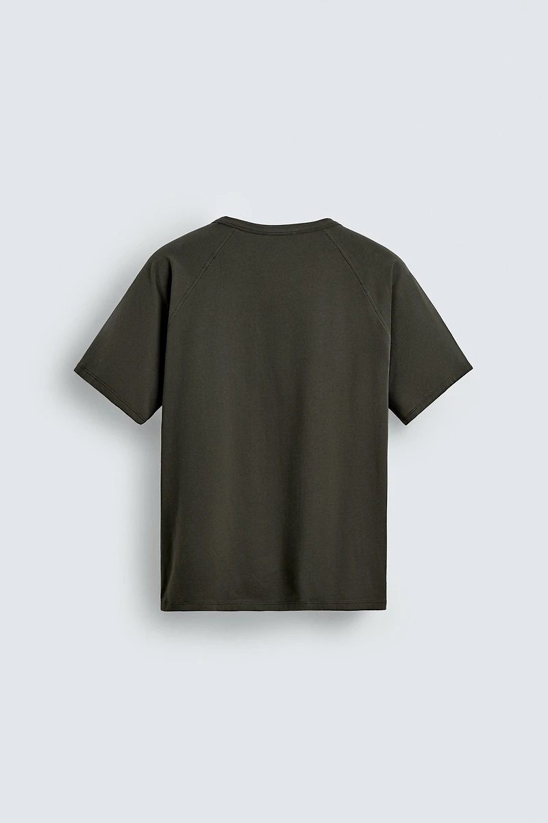 LIGHTWEIGHT RAGLAN T-SHIRT