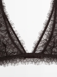 Bralette dentelle détail fleur