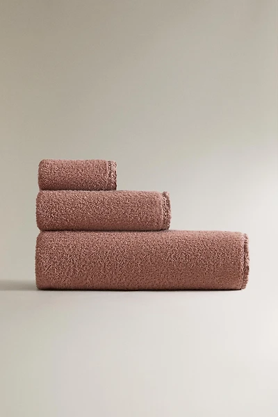 BATH TOWEL WITH CROCHET EDGE