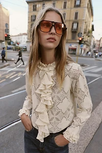 BLOUSE ROMANTIQUE À VOLANTS