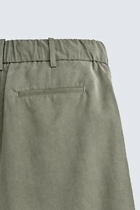 RELAXED FIT FLOWY SHORTS