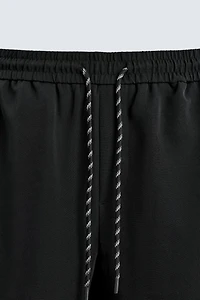CONTRAST STRIPE SHORTS