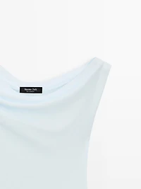 Top asymétrique sans manches