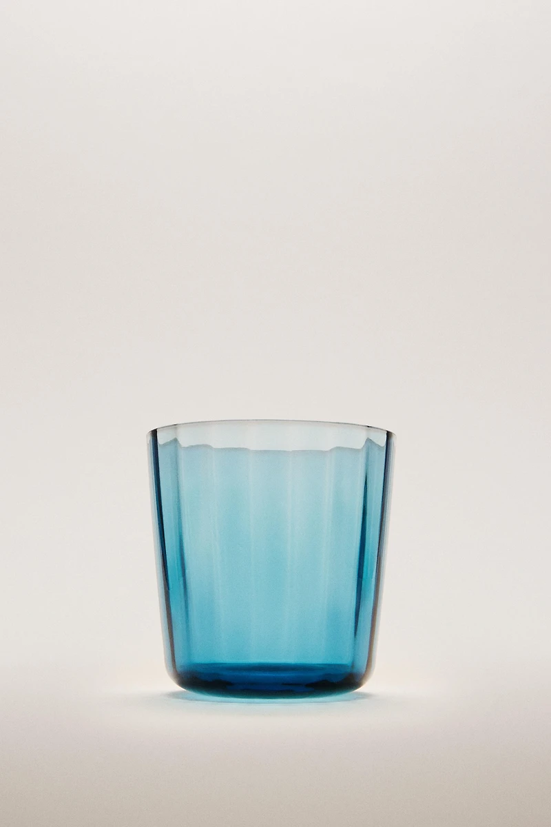 GLASS TUMBLER WITH LINE DESIGN