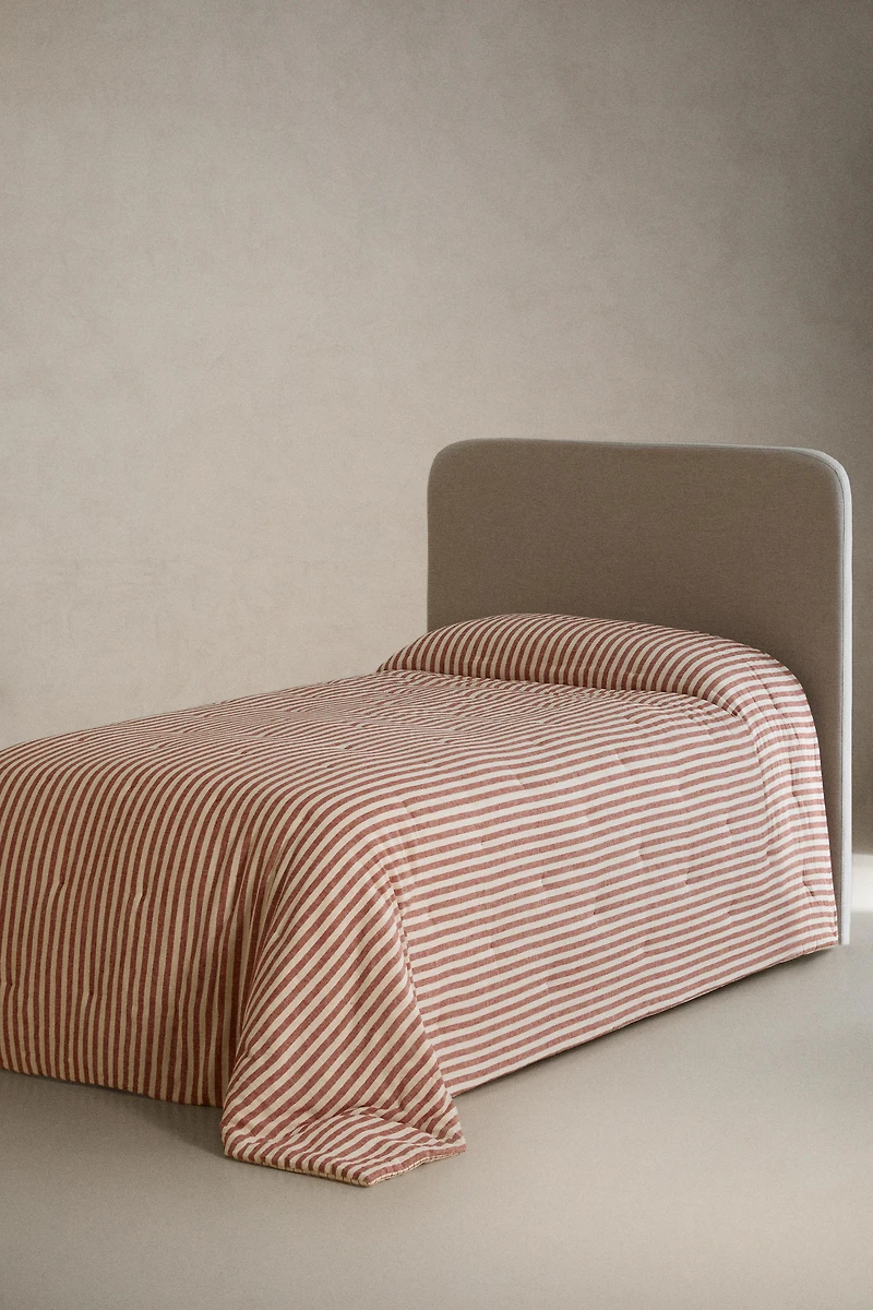 KIDS' LINEN AND COTTON STRIPED QUILT