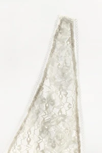 EMBOSSED LACE TRIANGLE BRA