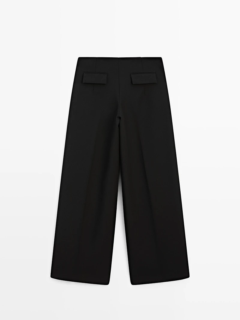 Wide-leg trousers with darts