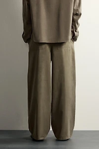 RELAXED FIT FLOWY PANTS