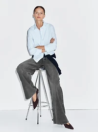 Poplin shirt with hidden buttons