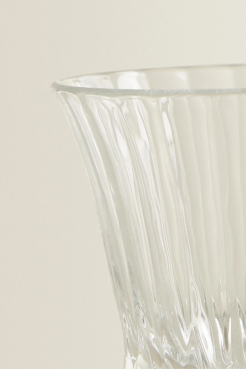 ENGRAVED-EFFECT CRYSTALLINE WINE GLASS
