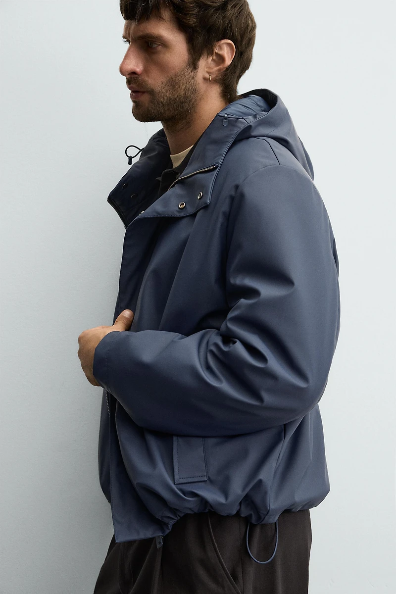 PARKA EFFET GOMME AVEC CAPUCHE