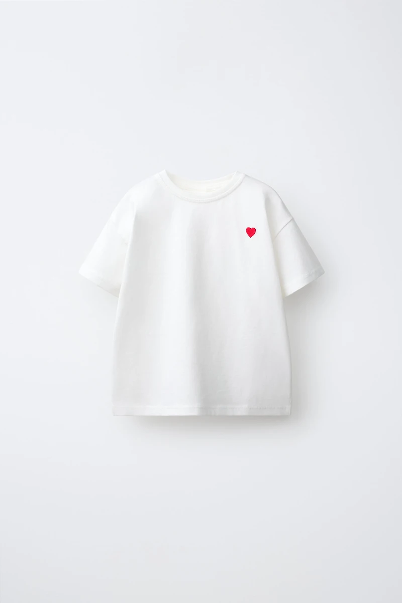 T-SHIRT UNI À CŒUR BRODÉ