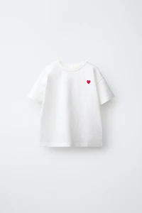T-SHIRT UNI À CŒUR BRODÉ