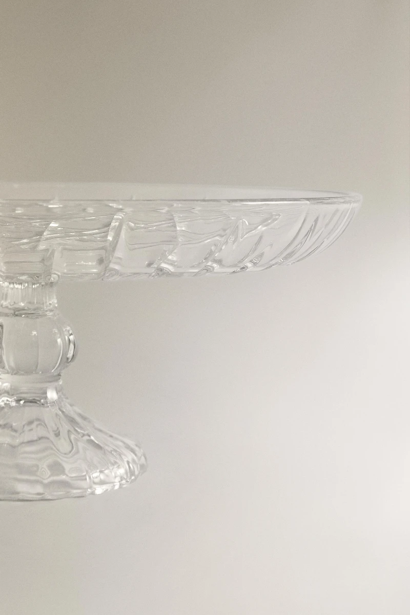 RAISED GLASS SERVING DISH WITH DIAMOND DESIGN