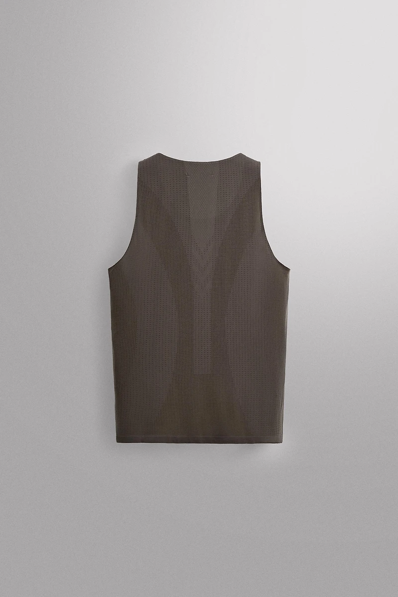 SEAMLESS TRAINING TANK TOP
