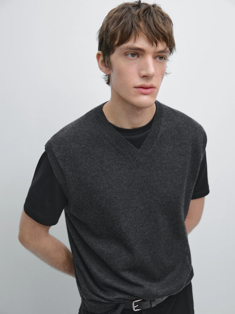 Wool blend V-neck vest