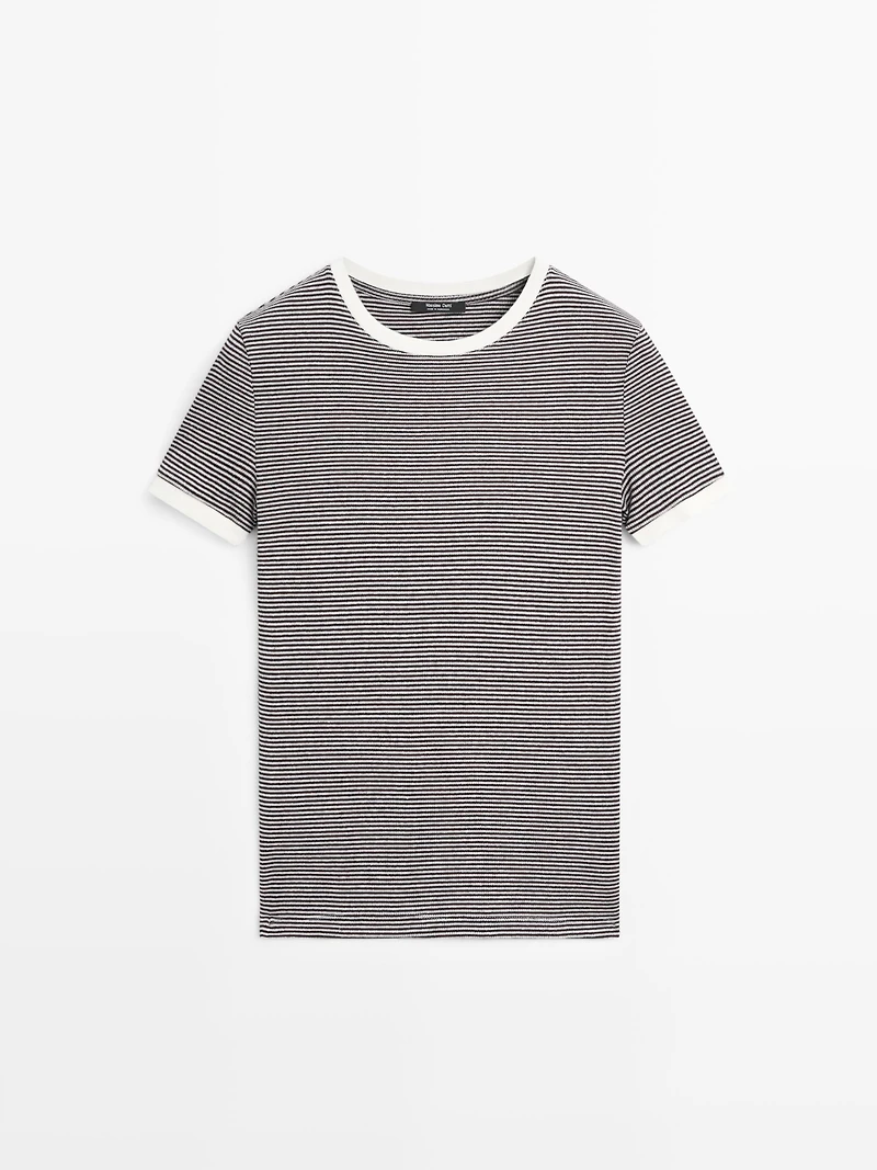 Short sleeve T-shirt with contrast detail