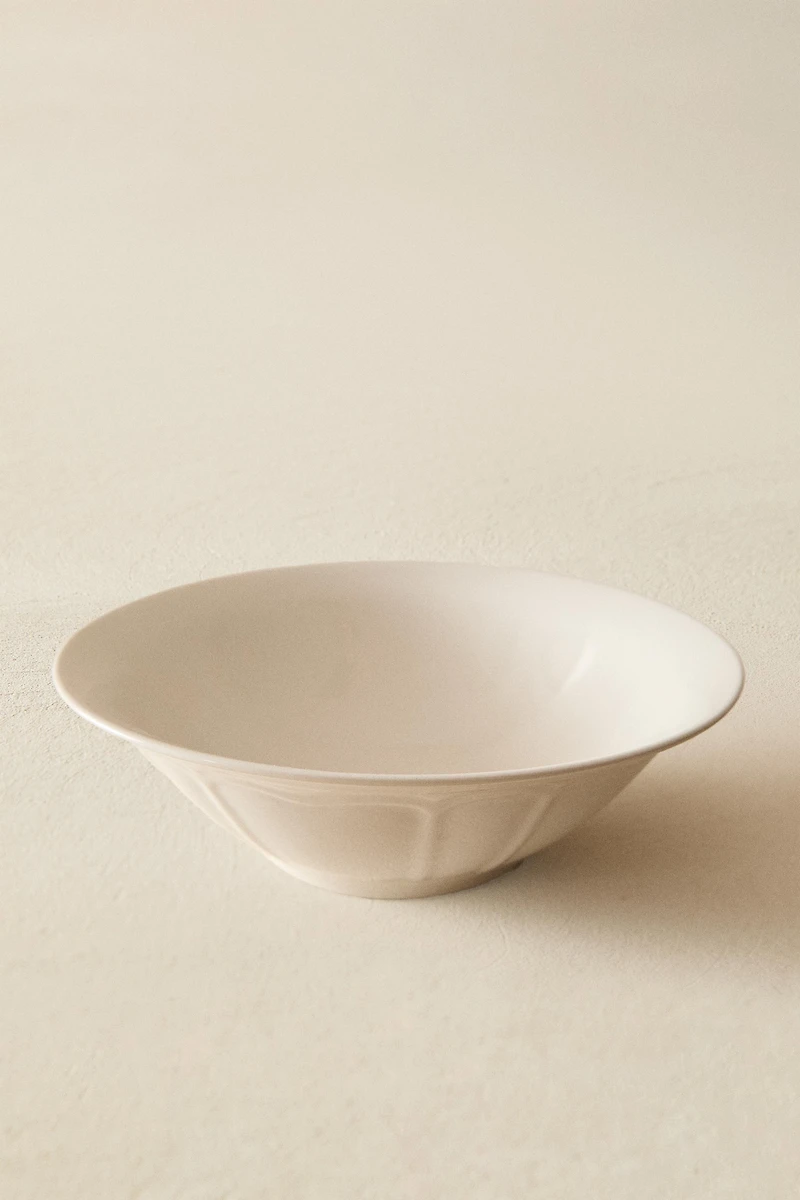 PORCELAIN SALAD BOWL WITH RAISED PATTERN