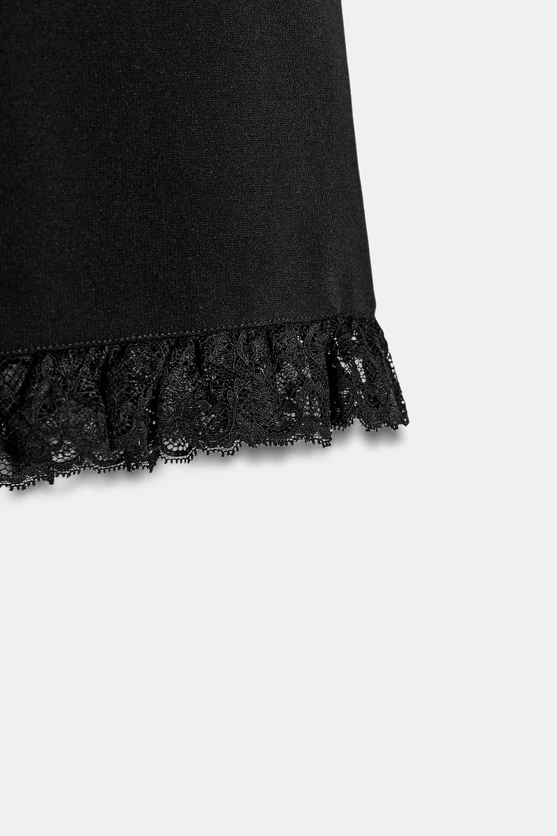 STRETCH LACE TOP