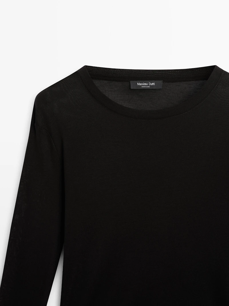 Lightweight regular fit long sleeve T-shirt