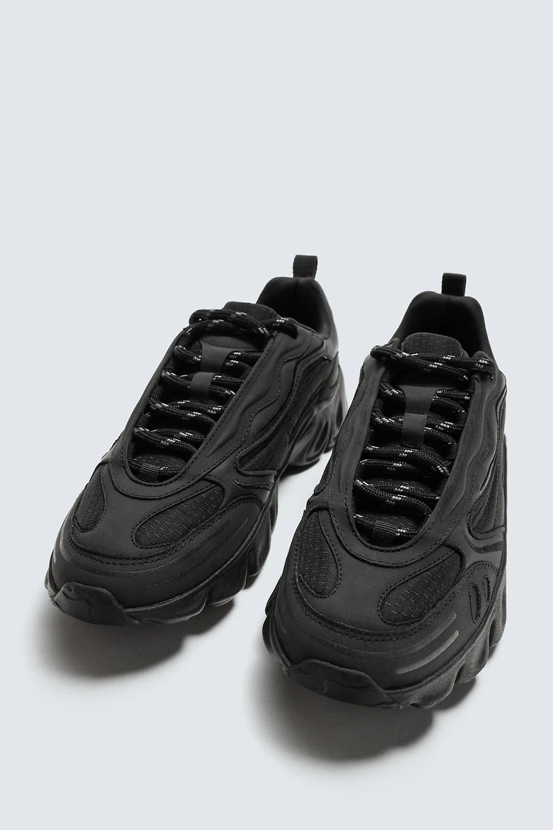 CHUNKY SOLE SNEAKERS