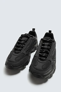 CHUNKY SOLE SNEAKERS
