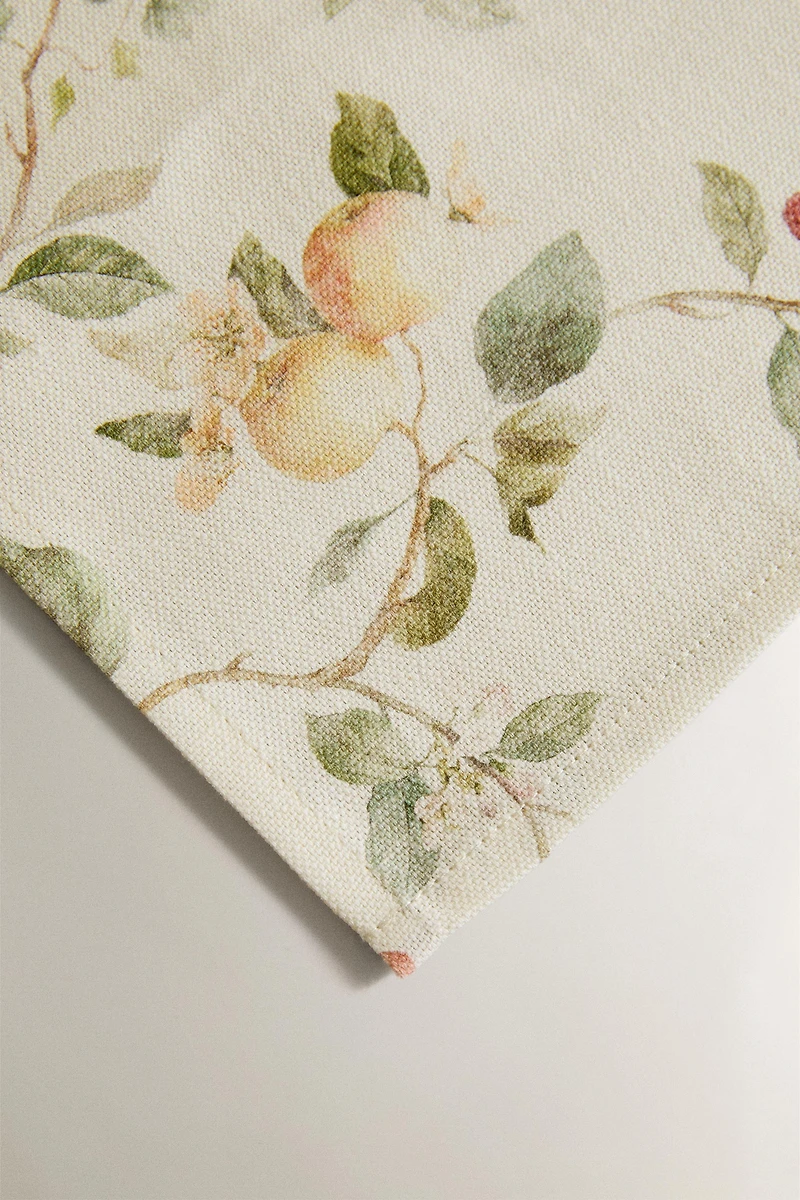 BOTANICAL PRINT TABLECLOTH