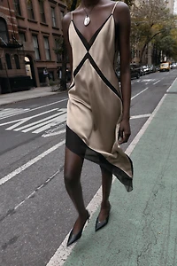 ROBE MI-LONGUE SATINÉE ASYMÉTRIQUE