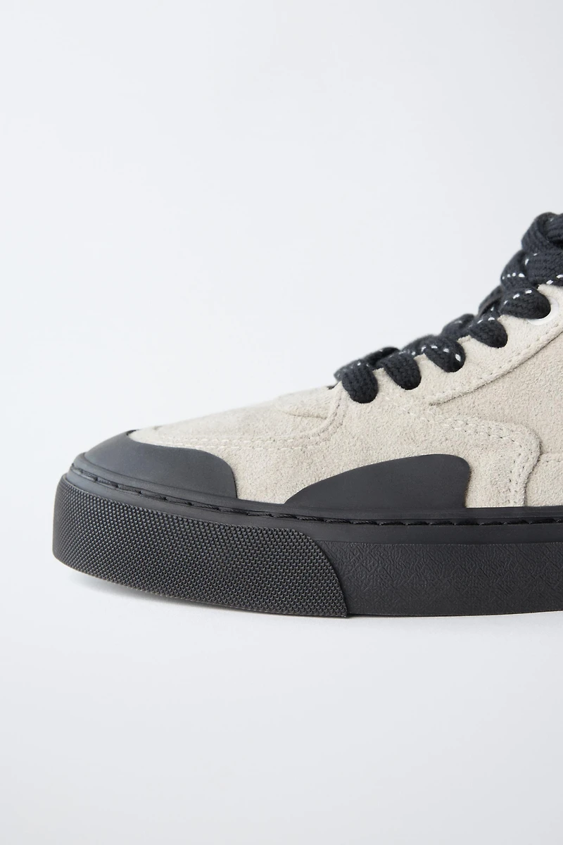HIGH TOP SNEAKERS
