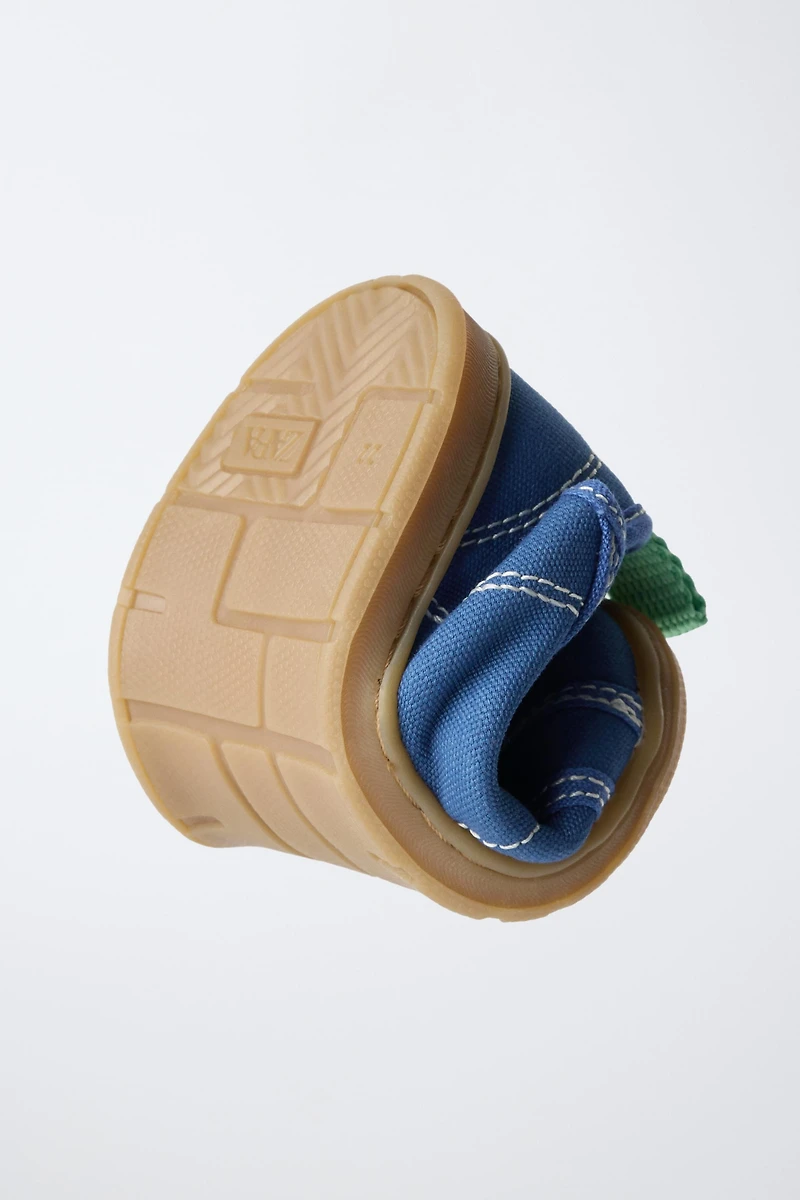 BAREFOOT SNEAKERS