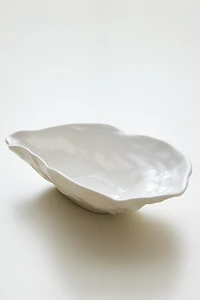 SMALL PORCELAIN SHELL SERVING DISH
